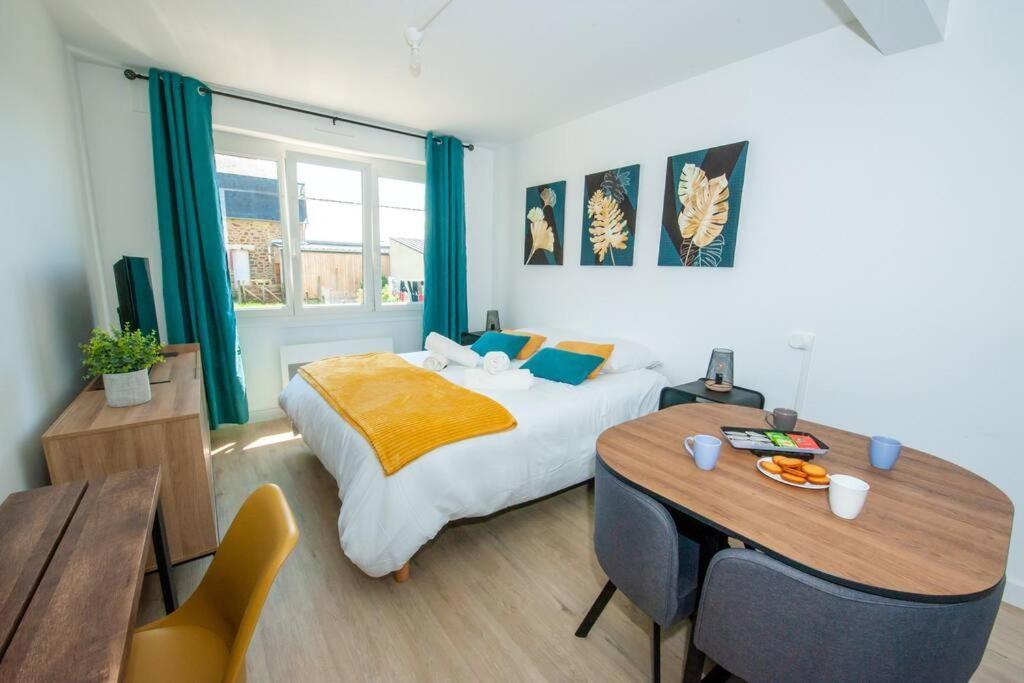 Appartement Proche Gare Routiere Фужер Экстерьер фото