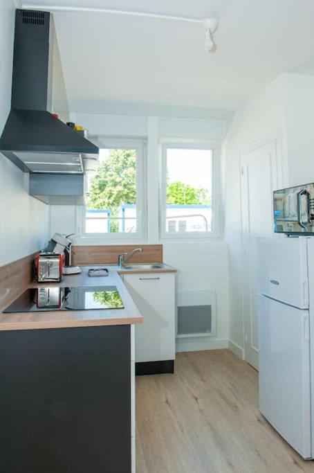 Appartement Proche Gare Routiere Фужер Экстерьер фото